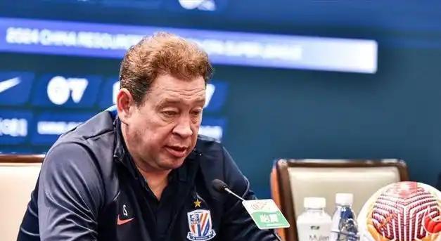 赛艇大奖赛焦点战：泰山迅豹队绝杀岭北巨龙队，新星闪耀。二次进攻频频奏效